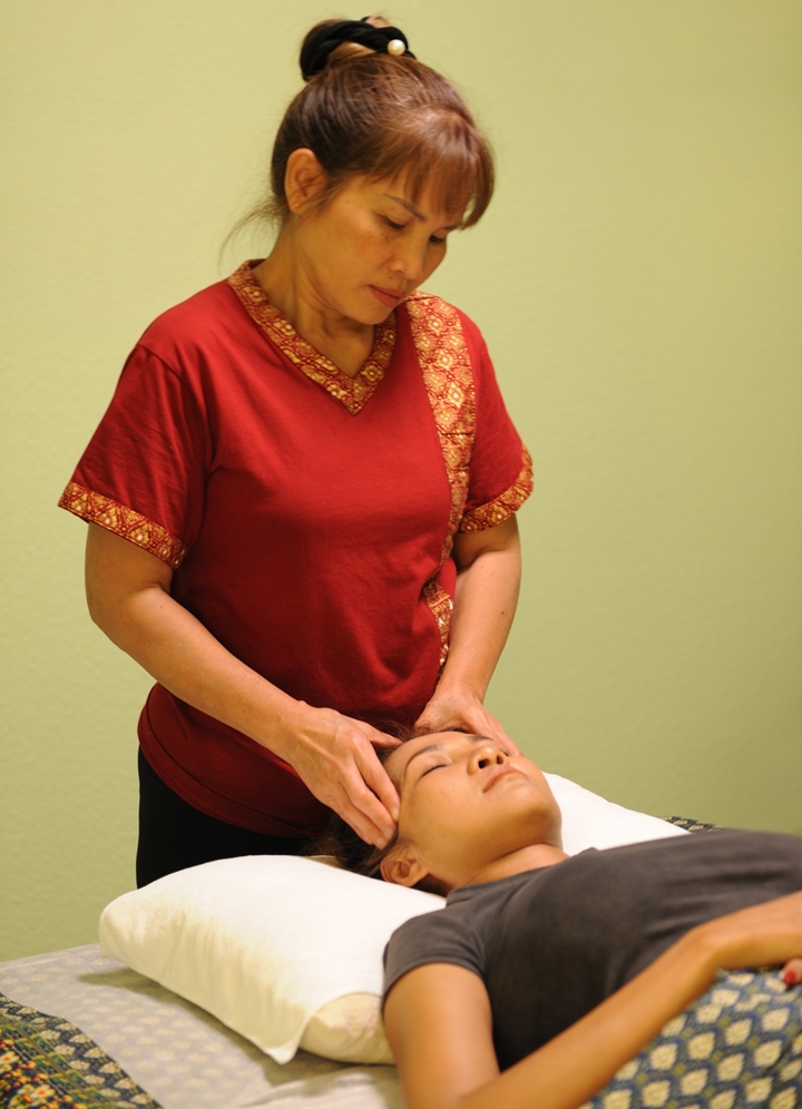 Kopf und Gesichtsmassage
